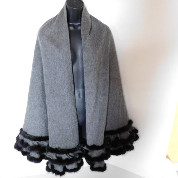 DINO GASPARI CASHMERE BLEND FUR TRIM CAPE WRAP - Picture 3 of 8